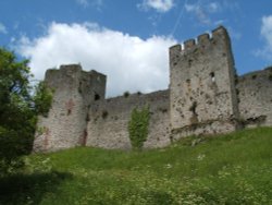chepstow castle Wallpaper