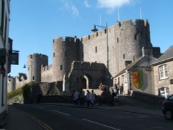 Pembroke Castle Wallpaper