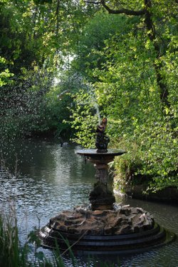 The fountain at Haden Hill park