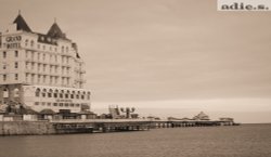Grand hotel and pier Wallpaper
