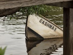 Sunk boat, River Thames, Goring, Oxon. Wallpaper