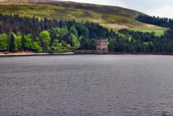 Looking across Derwent Reservoir late April 2008 Wallpaper