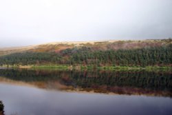 Looking across Ladybower Reservoir Wallpaper