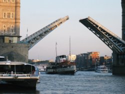 Tower Bridge opening