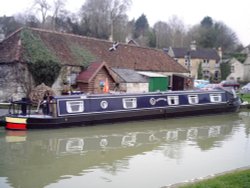 Kennet and Avon Canal Wharf in Bradford on Avon Wallpaper