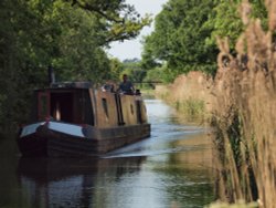 Birmingham and Worcester Canal, Dunhampstead, near Oddingley, Worcs. Wallpaper