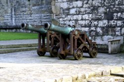 Cannons in the grounds. Wallpaper