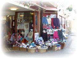 Entrance to indoor market Wallpaper