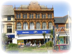 Quality shops and banking Wallpaper