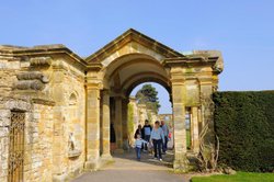 Hever Castle - Italian Gardens and Archway Wallpaper
