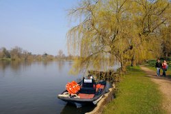 Hever Castle - Boating/Sailing Lake Wallpaper