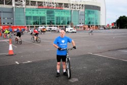 Ken Hulmes at the Start. Wallpaper