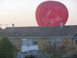 Balloon over Chinnor Wallpaper