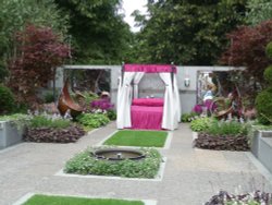 Hampton Court Flower Show Wallpaper