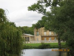 Looking back at the State Rooms portion of the Palace through the Royal Gardens Wallpaper