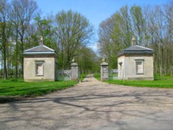 Gateway to Sibton Hall Wallpaper