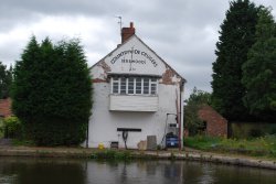 Building by the Shropshire Union Canal Wallpaper