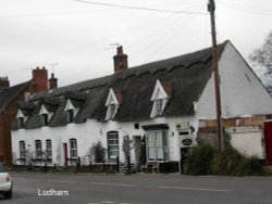 Thatched cottages in Ludham Wallpaper