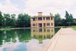 Eaton Park Wallpaper