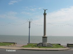 Felixstowe, War Memorial Wallpaper