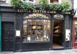 Little Bettys,York Wallpaper