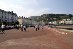 More of the Victorian houses. Wallpaper