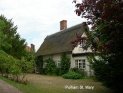 Thatched Cottage in Pulham St Mary. Wallpaper