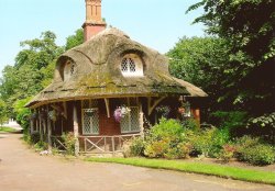 Cottage in Belle View Park. Wallpaper