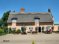 Queen Head Inn - Public House Wallpaper