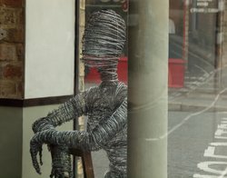 Wire woman, Jericho, Oxford Wallpaper