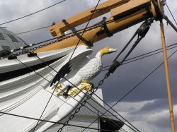HMS Gannet figurehead at Chatham Naval Dockyard Wallpaper