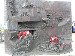 War memorial at Chatham Naval Dockyard Wallpaper