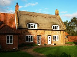Yelverton thatched cottage Wallpaper