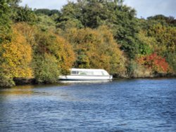 The River Yare at Postwick Wallpaper
