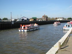 The River Yare from Great Yarmouth Bridge Wallpaper