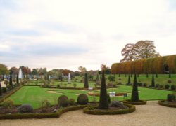 Hampton Court Palace Wallpaper