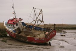 Fishing boat Wallpaper