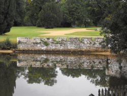 Beaulieu reflection Wallpaper