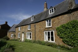 Cottage in village Wallpaper