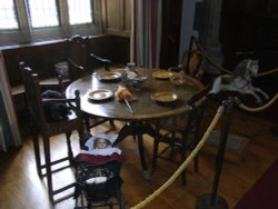 In Beaulieu House Wallpaper