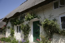Cottage in village Wallpaper