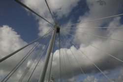 The bridge across theThames Wallpaper