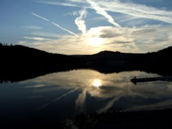 Sunset over Lady Bower Reservoir, Derbyshire Wallpaper