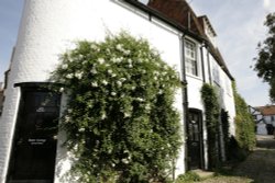 Easter cottage Wallpaper