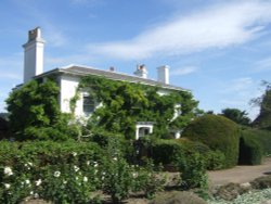 House in Westcott Wallpaper