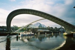 Millennium Bridge over River Tyne Wallpaper