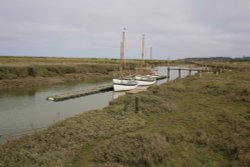 Estuary and creek Wallpaper