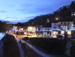 View from the bridge, Christmas Day Wallpaper