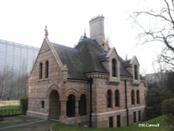 An interesting building near the Science Museum Wallpaper