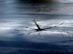 Ice on Jubilee Lake, Steeple Claydon, Bucks Wallpaper